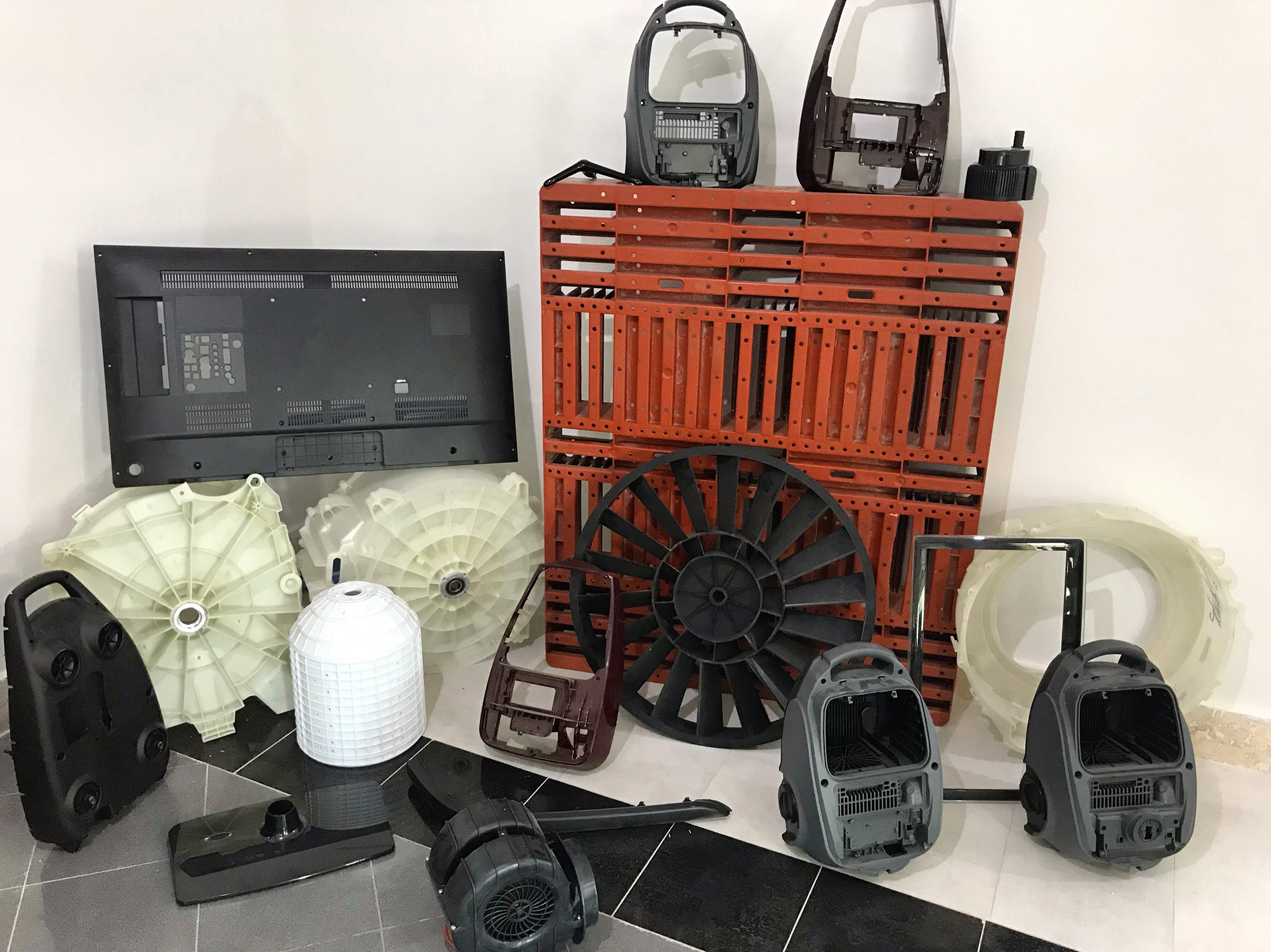 تزریق پلاستیک لوازم خانگی