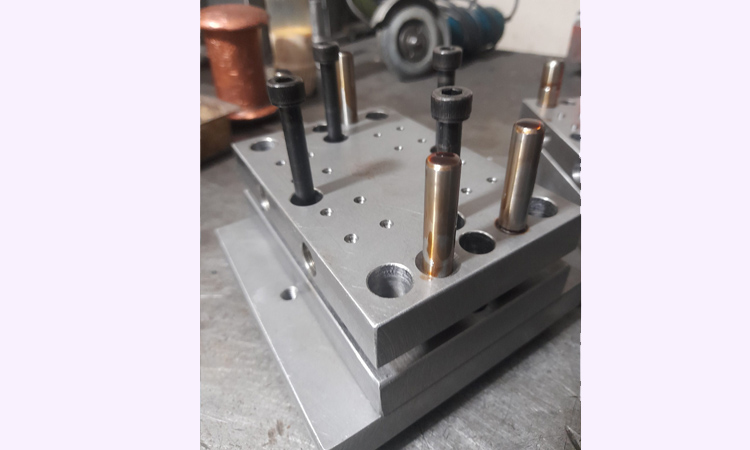 قطعات تزریق پلاستیک خودرو