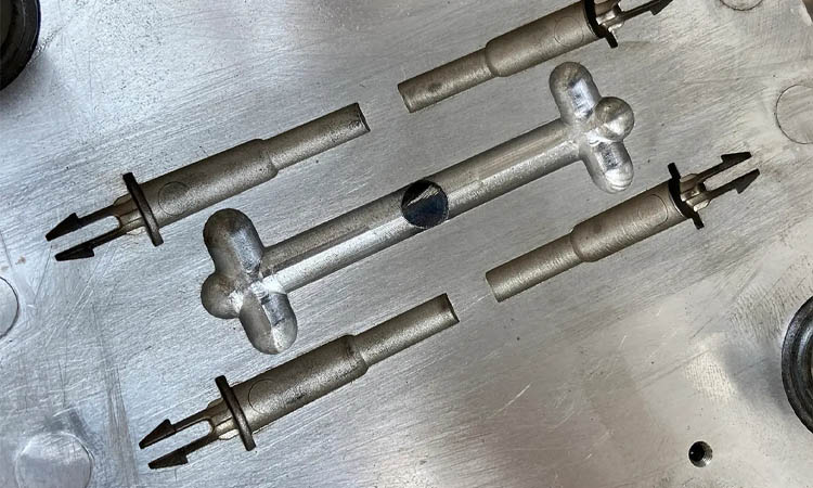 چرا زمان تزریق پلاستیک به داخل قالب مهم است؟