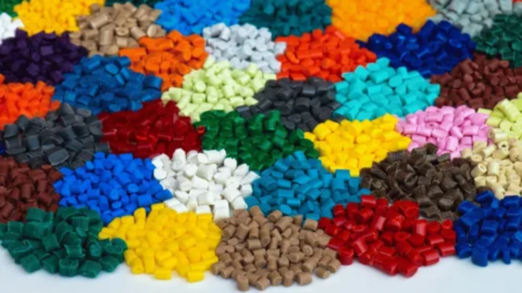 مواد اولیه قالب سازی قطعات پلاستیکی چیست؟