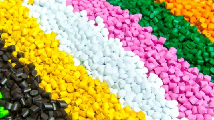 مواد اولیه قالب سازی قطعات پلاستیکی چیست؟